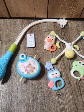 crib mobile with remote NEW